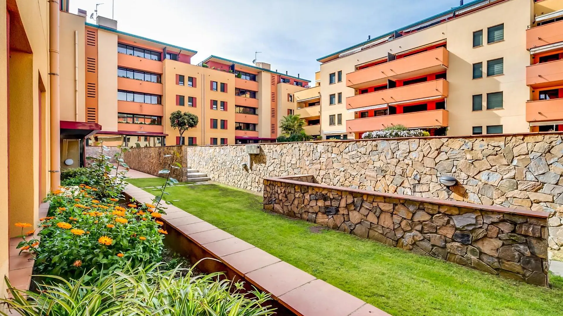 Vivalidays Mari Apartment Lloret de Mar